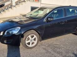 V60 Momentum, 4900 €, Auto & Fahrrad-Autos in 7212 Forchtenstein