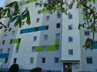 Gut geschnittene 3-Zimmer-Wohnung mit Loggia, Infrarotkabine & Aussicht in Krems, 279000 €, Immobilien-Wohnungen in 3500 Am Steindl