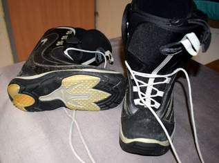 Snowboardschuhe Schnür-Boods Größe 39 Snowboardschuhe Schnür-Boods Größe 39