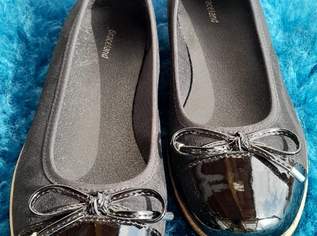 Nagelneue Lack-Lederschuhe in Größe 40 von Graceland