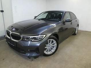 320d xDrive Advantage, 27499 €, Auto & Fahrrad-Autos in 4775 Taufkirchen an der Pram