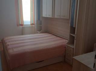 Komplettes Schlafzimmer, hell, geräumig Komplettes Schlafzimmer, hell, geräumig