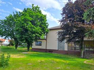GROSSER EBENER GARTEN MIT TEILSANIERTEM HAUS MIT 2 WOHNEINEINHEITEN NAHE WIEN, 1290000 €, Immobilien-Häuser in 2431 Enzersdorf an der Fischa