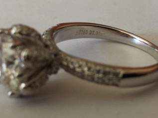 Luxus Ring 750er - Weißgold / 18 Karat mit 2 Karat Brillant