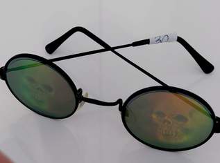 Totenkopf Brille 3D Effekte Rarität aus den 80ern, 30 €, Marktplatz-Sammlungen & Haushaltsauflösungen in 3040 Gemeinde Neulengbach