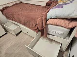 IKEA HEMNES Bett um €198,00 zu verkaufen