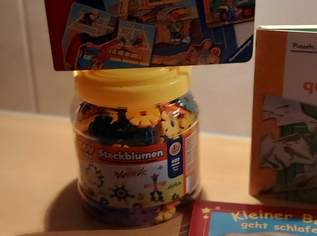 Bücher und Steckblumen, 10 €, Kindersachen-Spielzeug in 1150 Rudolfsheim-Fünfhaus