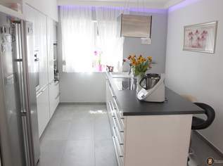 "Großfamilienhaus – Wohnen und Arbeiten unter einem Dach! 3 Wohneinheiten – ideal für Arztpraxis, Büro oder Mehrgenerationenwohnen", 0 €, Immobilien-Häuser in 2601 Sollenau