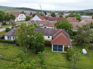 Bungalow mit Nebengebäude und großem Garten, 197000 €, Immobilien-Häuser in 3730 Stoitzendorf