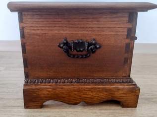 Truhe/ Vintage Bauerntruhe , 650 €, Marktplatz-Antiquitäten, Sammlerobjekte & Kunst in 9020 Klagenfurt am Wörthersee Truhe/ Vintage Bauerntruhe , 650 €, Marktplatz-Antiquitäten, Sammlerobjekte & Kunst in 9020 Klagenfurt am Wörthersee