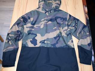 Outdoor Damen-Jacke grün Camouflage Marke Aperture Größe M Outdoor Damen-Jacke grün Camouflage Marke Aperture Größe M