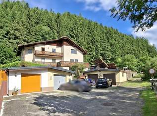 Geräumiges Wohnhaus mit Garagen, tolles Grundstück am Waldrand, 275000 €, Immobilien-Häuser in 8600 Bruck an der Mur