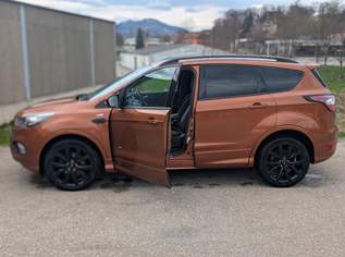 Ich verkaufe einen Ford Kuga ST-Line AWD Allrad. Ich verkaufe einen Ford Kuga ST-Line AWD Allrad.