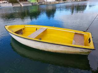 Ruderboot mit Elektromotor