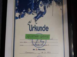 EINE EHRUNG BRAUCHT EINEN SCHÖNEN PLATZ !!, 3 €, Haus, Bau, Garten-Geschirr & Deko in 1200 Brigittenau EINE EHRUNG BRAUCHT EINEN SCHÖNEN PLATZ !!, 3 €, Haus, Bau, Garten-Geschirr & Deko in 1200 Brigittenau