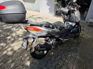 Yamaha X-Max 125