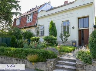 Verträumtes Winzerhaus mit weitläufigem, ruhigem Garten und Wienblick!, 2580000 €, Immobilien-Häuser in 1190 Döbling