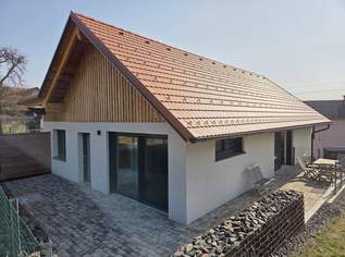 Lässiges Kellerstöckl - Ferienhaus mit Eck- Terrasse und Vollkeller, 388000 €, Immobilien-Häuser in 8493 Klöchberg