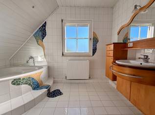 Wunderschönes Familiendomizil mit viel Privatsphäre, Schwimmteich, Nebengebäude für Business / Praxis / Wohnen, Luftwärmepumpe und PV Anlage