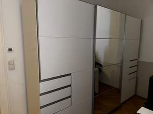 Großer Schiebetürenschrank 270x210x64 cm - Weiß mit Spiegel, 680 €, Haus, Bau, Garten-Möbel & Sanitär in 1030 Landstraße Großer Schiebetürenschrank 270x210x64 cm - Weiß mit Spiegel, 680 €, Haus, Bau, Garten-Möbel & Sanitär in 1030 Landstraße