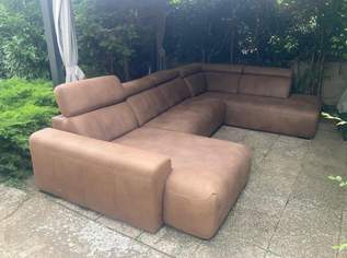 Sofa in U Form aus antikem Velourleder, 5 Jahre alt in sehr gutem Zustand (Foto nur aus Platzgründen im Freien aufgenommen!), 290 €, Haus, Bau, Garten-Möbel & Sanitär in 1210 Floridsdorf
