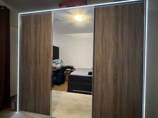 Kleiderschrank mit Schwebetüren und LED-Verbau (neuwertig), 1000 €, Haus, Bau, Garten-Möbel & Sanitär in 2231 Gemeinde Strasshof an der Nordbahn Kleiderschrank mit Schwebetüren und LED-Verbau (neuwertig), 1000 €, Haus, Bau, Garten-Möbel & Sanitär in 2231 Gemeinde Strasshof an der Nordbahn