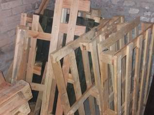 Paletten + Reste + Holzlatten, Holzstücke, Brennholz Paletten + Reste + Holzlatten, Holzstücke, Brennholz