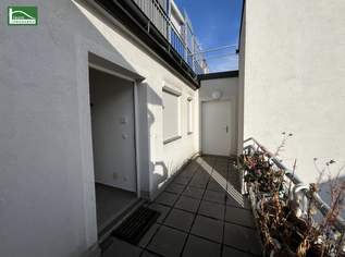 SANIERT & MÖBLIERT! DACHGESCHOSSWOHNUNG INKL. KÜCHE! SOFORT BEZIEH- ODER VERMIETBAR! FÜR ANLEGER UND EIGENNUTZER!, 216500 €, Immobilien-Wohnungen in 1100 Favoriten