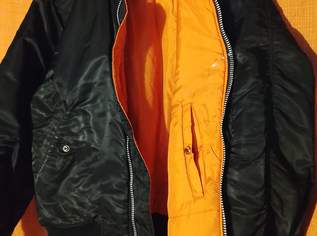 FEINE JACKEN MIT KLEINEN MACKEN !!, 10 €, Kleidung & Schmuck-Herrenkleidung in 1200 Brigittenau