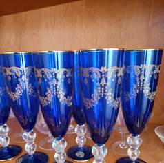 BOHEMIA Champagnergläser mit goldener Verzierung, 90 €, Marktplatz-Antiquitäten, Sammlerobjekte & Kunst in 1220 Donaustadt