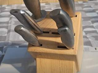 Messerblock Rosenthal, 12 €, Haus, Bau, Garten-Haushaltsgeräte in 1100 Favoriten Messerblock Rosenthal, 12 €, Haus, Bau, Garten-Haushaltsgeräte in 1100 Favoriten