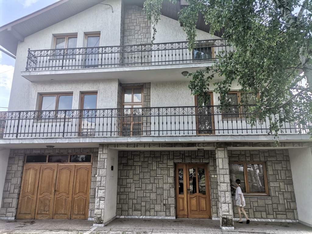 Haus 300 qm in Mladenovac-Serbien