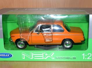 Modellauto BMW 2002ti orange Maßstab 1:24 OVP Modellauto BMW 2002ti orange Maßstab 1:24 OVP