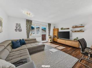 Lichtdurchflutetes Familienglück mit Bergpanorama: Modernisierte 4-Zimmer-Wohnung mit 2 Balkonen & Parkplatz zu kaufen, 380000 €, Immobilien-Wohnungen in Tirol