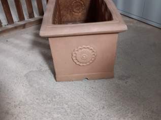 Blumen-Pflanzentrog, 38 €, Haus, Bau, Garten-Balkon & Garten in 2500 Gemeinde Baden