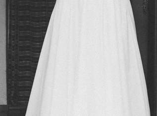 Brautkleid Ivory samt Schleier und Schleppe, 999 €, Kleidung & Schmuck-Damenkleidung in 9173 Sankt Margareten im Rosental