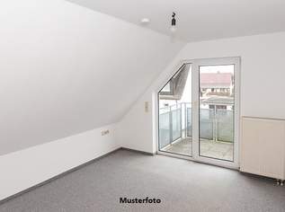 Dachgeschosswohnung mit Loggia, Terrasse, Gartenanteil und Stellplätzen am Wörthersee, 2145150 €, Immobilien-Gewerbeobjekte in 9201 Krumpendorf