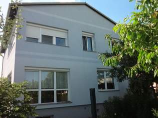 Einfamilienhaus mit vielen Zimmern in ruhiger Lage !, 490000 €, Immobilien-Häuser in 2462 Wilfleinsdorf