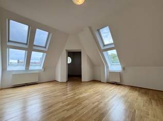 Dachgeschoss-Turm-Wohnung mit 5 Meter Raumhöhe | ca. 2.000 m² Garten zur allgemeinen Nutzung I freie Mietzinsbildung I, 395000 €, Immobilien-Wohnungen in 2500 Gemeinde Baden