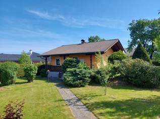 Wochenendglück auf großem Grundstück mit Pool und in Seenähe!, 416000 €, Immobilien-Häuser in 5221 Lochen am See