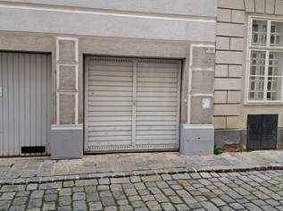 Große Garagenbox mit ebener Zufahrt und WC im Herzen des 8. Bezirks im Roten Hof, 70000 €, Immobilien-Kleinobjekte & WGs in 1080 Josefstadt