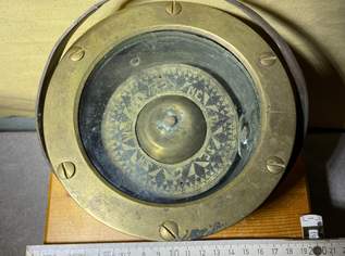 Maritimer Schiffskompass mit Kardanring-Aufhängung, 140 €, Marktplatz-Antiquitäten, Sammlerobjekte & Kunst in 2285 Gemeinde Leopoldsdorf im Marchfelde