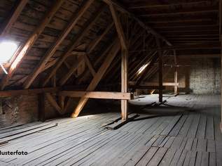 Unfertiger Dachgeschossausbau: 5 Wohneinheiten & 4 Pkw-Stellplätze – Projektchance, 2102000 €, Immobilien-Wohnungen in 1180 Währing