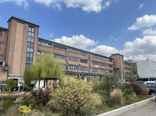 Gewerbepark Traiskirchen! Bürofläche bezugsbereit im Backsteinbau mit super Weitblick zu gutem Preis!, 6895.35 €, Immobilien-Gewerbeobjekte in 2514 Katastralgemeinde Traiskirchen