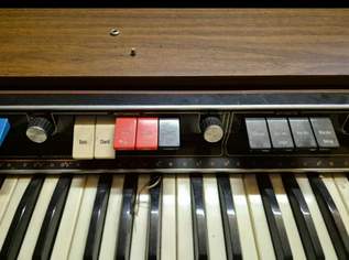 Alte Elektroorgel Alte Elektroorgel
