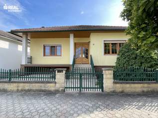 Großzügiges Einfamilienhaus mit Pool und großem Garten - Wohnen mit Komfort, 349000 €, Immobilien-Häuser in 7162 Tadten