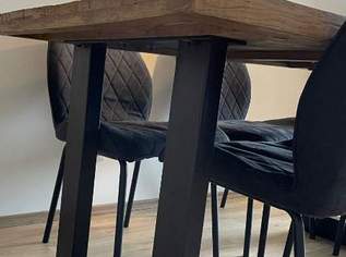 Rustikaler Esstisch aus Massivholz – 160 x 90 cm – ein echtes Unikat!, 150 €, Haus, Bau, Garten-Möbel & Sanitär in 1100 Favoriten Rustikaler Esstisch aus Massivholz – 160 x 90 cm – ein echtes Unikat!, 150 €, Haus, Bau, Garten-Möbel & Sanitär in 1100 Favoriten