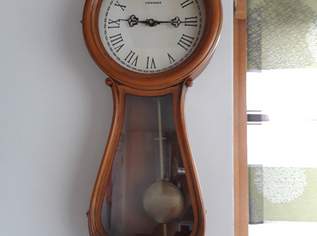 Wanduhr mit Gong und Barometer