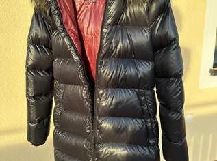 Damen Daunenjacke  mit Kapuze, 180 €, Kleidung & Schmuck-Damenkleidung in 5202 Neumarkt am Wallersee