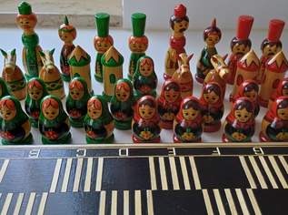 Altes Reiseschach in Holzkassette mit Matroschka Figuren, 170 €, Marktplatz-Antiquitäten, Sammlerobjekte & Kunst in 2301 Probstdorf Altes Reiseschach in Holzkassette mit Matroschka Figuren, 170 €, Marktplatz-Antiquitäten, Sammlerobjekte & Kunst in 2301 Probstdorf